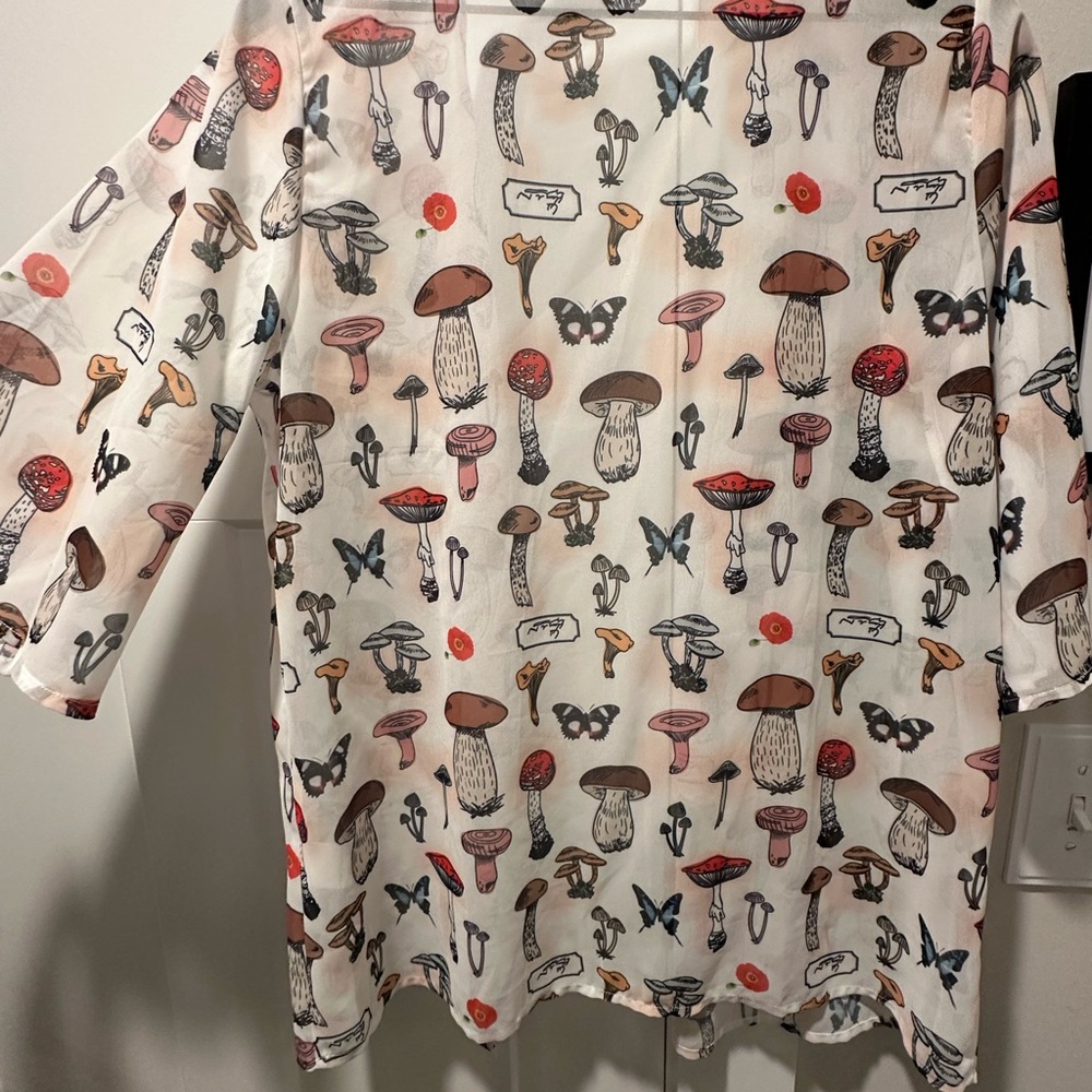 SHEIN Mushroom Print Kimono - Picture 4 of 9